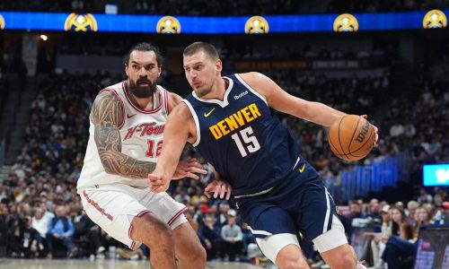 Nikola Jokic llega a 12 triples doble en la temporada y lleva a Nuggets a vencer 128-125 a Rockets