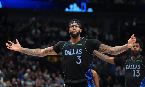 Anthony Davis se recupera con 29 puntos en derrota de Rockets ante Mavs 122-109