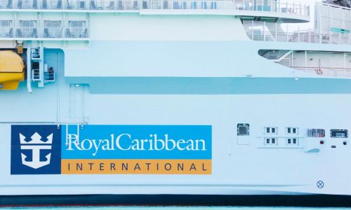 Mujer demanda a Royal Caribbean por la muerte de su prometido en un crucero