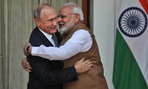 Putin llega a Nueva Delhi en visita oficial para fortalecer lazos entre Rusia e India