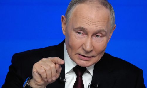 Putin afirma que el Kremlin logrará sus objetivos militares en Ucrania