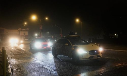 Robotaxis de Waymo bloquearon calles y causaron caos durante apagón en San Francisco