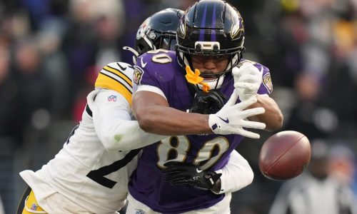 Reacción tardía ayuda a Steelers a vencer 27-22 a Ravens y liderar su división en solitario
