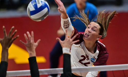 Gophers volleyball: Minnesota sprints to second round of NCAA Tournament