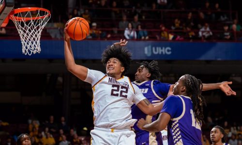 Gophers starting center Robert Vaihola expected to miss rest of season