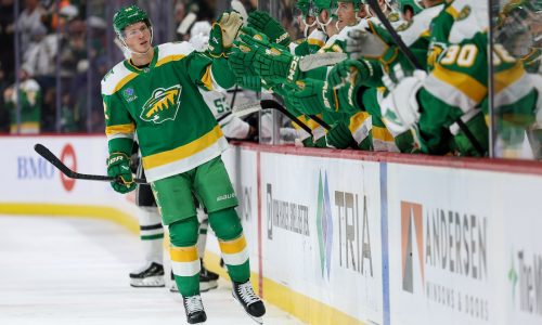 Wild comeback cools off streaking Stars
