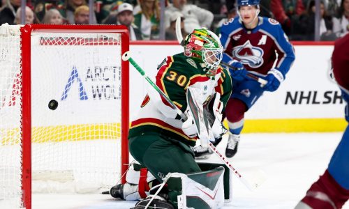 Avalanche bring a mostly silent night to St. Paul