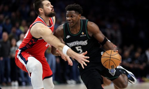 Timberwolves rally in fourth to beat Clippers