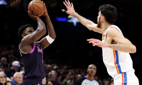Late Edwards triple lifts Wolves past Thunder