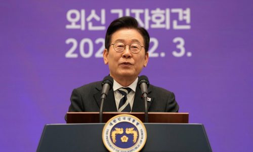 Legisladores de Corea del Sur aprueban ley contra información falsa pese a advertencias de censura