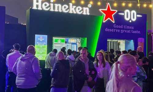 Arabia Saudí amplía discretamente el acceso a su única tienda de alcohol para no musulmanes