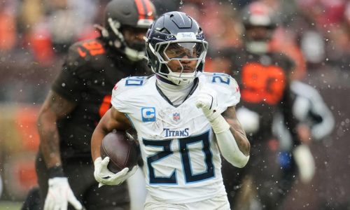 Pollard corre para 161 yardas y dos TDs mientras Titans superan 31-29 a Sanders y Browns