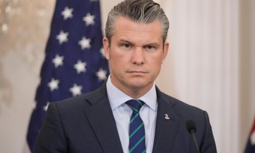 Almirante de la Marina de EEUU comparece ante legisladores sobre ataques a barcos en el Caribe