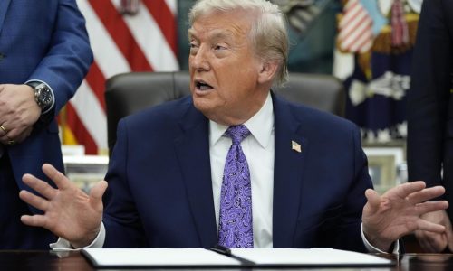 Tailandia y Camboya acuerdan revitalizar alto el fuego tras días de enfrentamientos, dice Trump