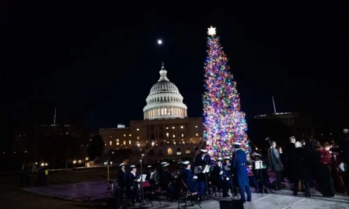 Trump Gives Federal Workers 2 More Days Off: Dec. 24 and 26