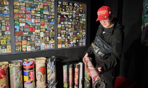 Colección de artista refleja la resistencia de Ucrania ante la invasión rusa