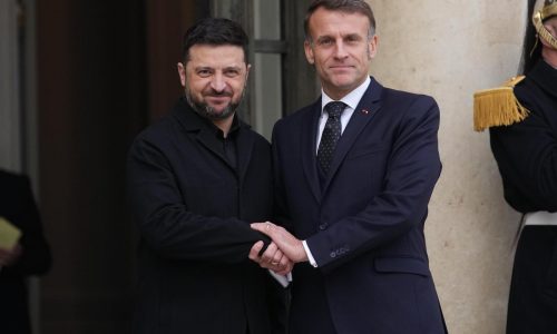 Zelenskyy se reúne con Macron en París mientras avanzan negociaciones de paz