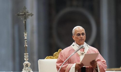 El papa critica el hacinamiento en cárceles durante misa especial para reclusos, guardias y familias