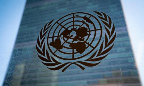 Aumentan amenazas contra mujeres en internet, advierte agencia de la ONU