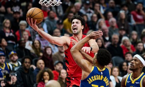 Grant y Sharpe anotan 35 puntos cada uno y los Blazers vencen 136-131 a los Warriors