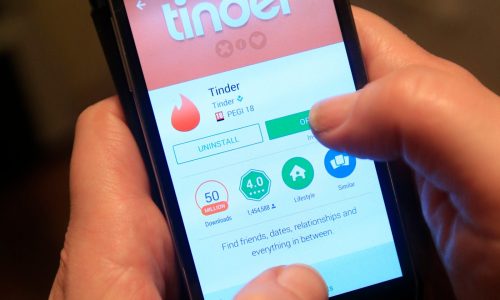 Massachusetts resident on Tinder swindled out of $500,000 in fraud scheme: Feds