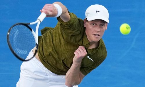 Sinner amplía a 18 su racha de victorias en el Abierto de Australia y avanza a cuartos de final