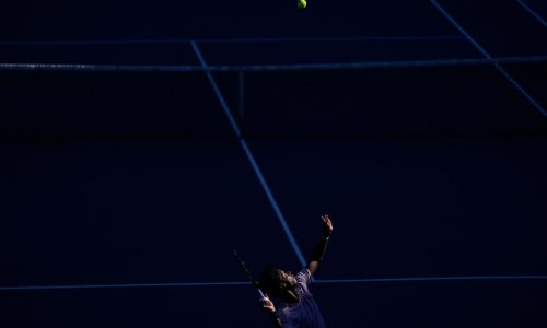 Gael Monfils se despide emocionado del Abierto de Australia tras perder en primera ronda