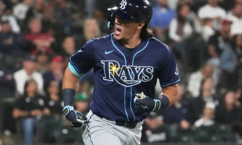 Red Sox trade recently-acquired infielder to clear space for Ranger Suarez