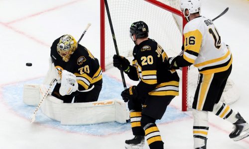 Bruins goalie Joonas Korpisalo shuts the door on Penguins