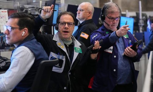US stocks rise as gold hits another record and the dollar’s value falls