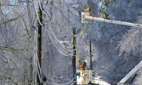 It’s freezing cold and you’ve lost power. Here’s what emergency doctors want you to do