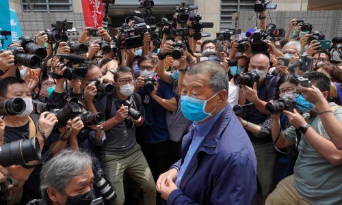 Líneas rojas y autocensura transforman a lo que alguna vez fue una prensa libre en Hong Kong