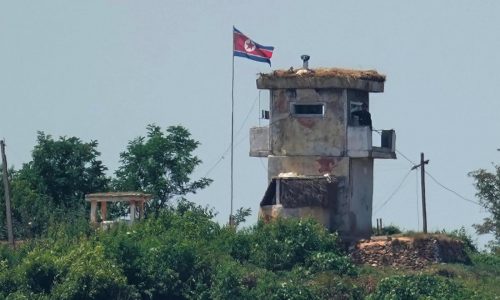 Seúl impide salir del país a tres civiles por presuntos vuelos de drones a Norcorea