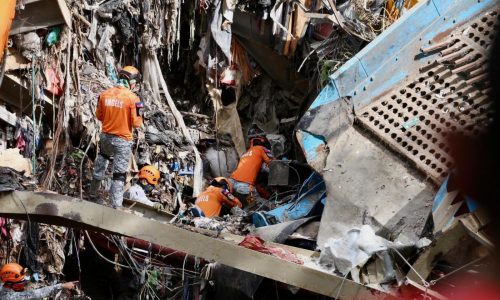 Rescatistas filipinos detectan “señales de vida” tras avalancha con desaparecidos en vertedero