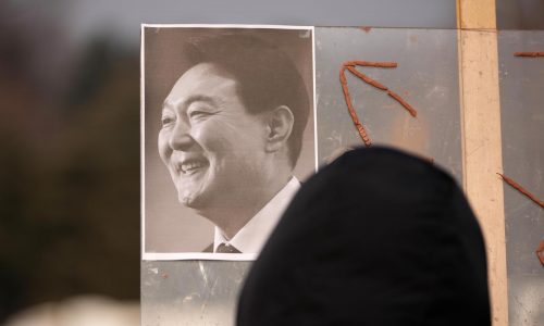 Corte de Seúl condena a Yoon a 5 años de cárcel por cargos relacionados con decreto de ley marcial