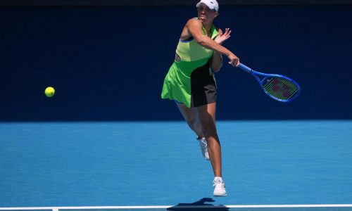 La campeona defensora Madison Keys remonta y avanza a la 2da ronda del Abierto de Australia