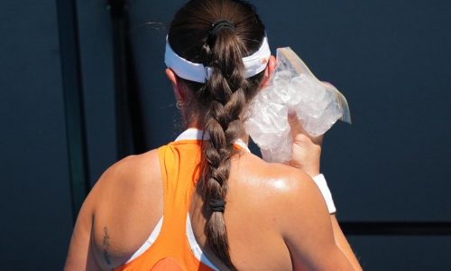 Calor y comienzos tempranos el sábado para Keys y Pegula en el Abierto de Australia