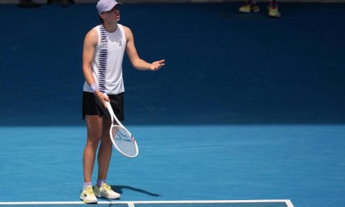 Swiatek: abundancia de cámaras hace que tenistas se sientan como animales de zoológico en Australia