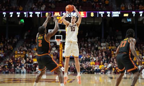 Gophers fall in overtime, 70-69 to Southern California
