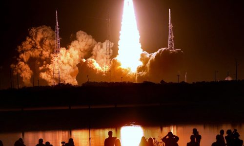 Editorial: NASA’s new moon mission riskier than it should be