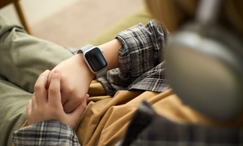 How a smartwatch can give warnings of severe tantrums
