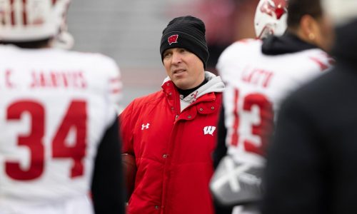 Joe Brady contrata a Jim Leonhard como coordinador defensivo de Bills, según fuente de AP