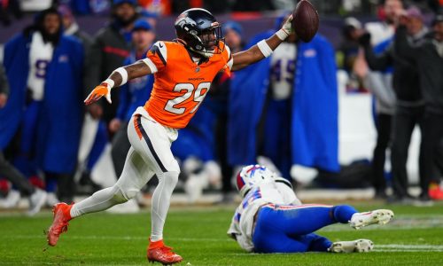 Broncos vencen a Bills 33-30 tras intercepción de McMillian y avanzan por título de AFC