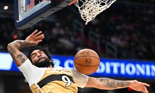 George y Sarr ayudan a Wizards a imponerse 109-99 sobre Bucks carentes de Antetokounmpo