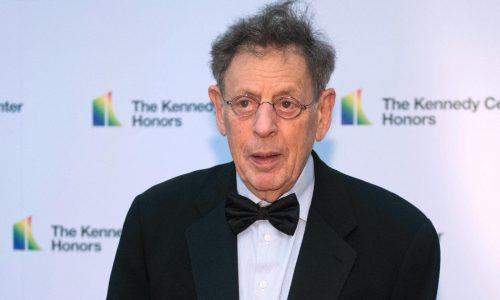 Philip Glass cancela estreno de sinfonía en el Centro Kennedy en protesta