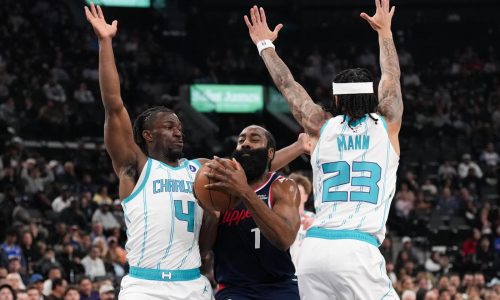 James Harden supera a Shaquille O’Neal y es 9no en puntos históricos de la NBA