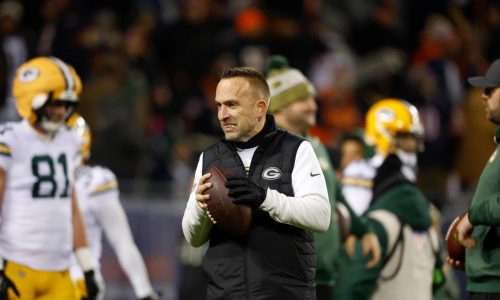 Jeff Hafley llega a un acuerdo con los Dolphins para ser su entrenador en jefe, según fuente de AP