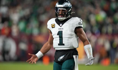 La resistencia y habilidad de Jalen Hurts serán puestas a prueba en el duelo de comodines de la NFC