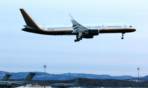 La FAA insta a pilotos a extremar precaución en el Pacífico oriental por “actividades militares”