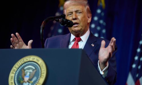 Trump afirma que espera “con interés” encuentro con Petro el próximo mes en Washington